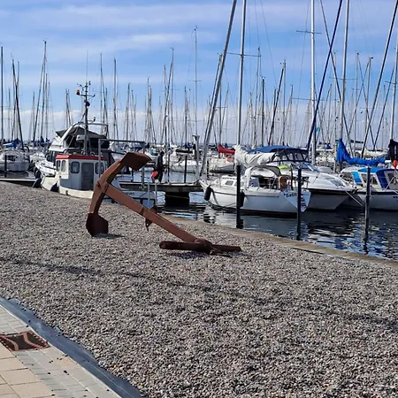 Direkt Am Marina Mit Seeblick شقة *
